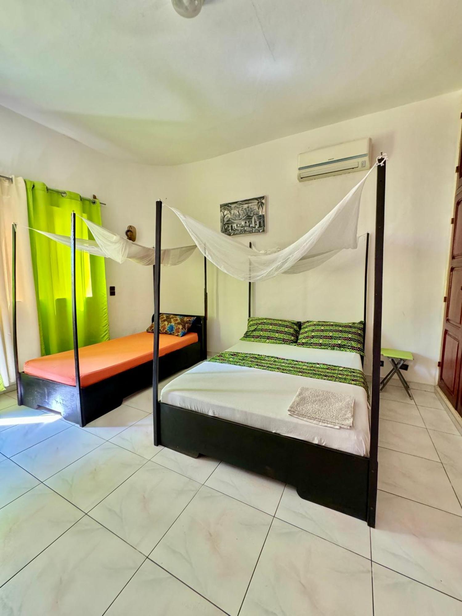Guesthouse Cocotiers Cotonou Exterior foto