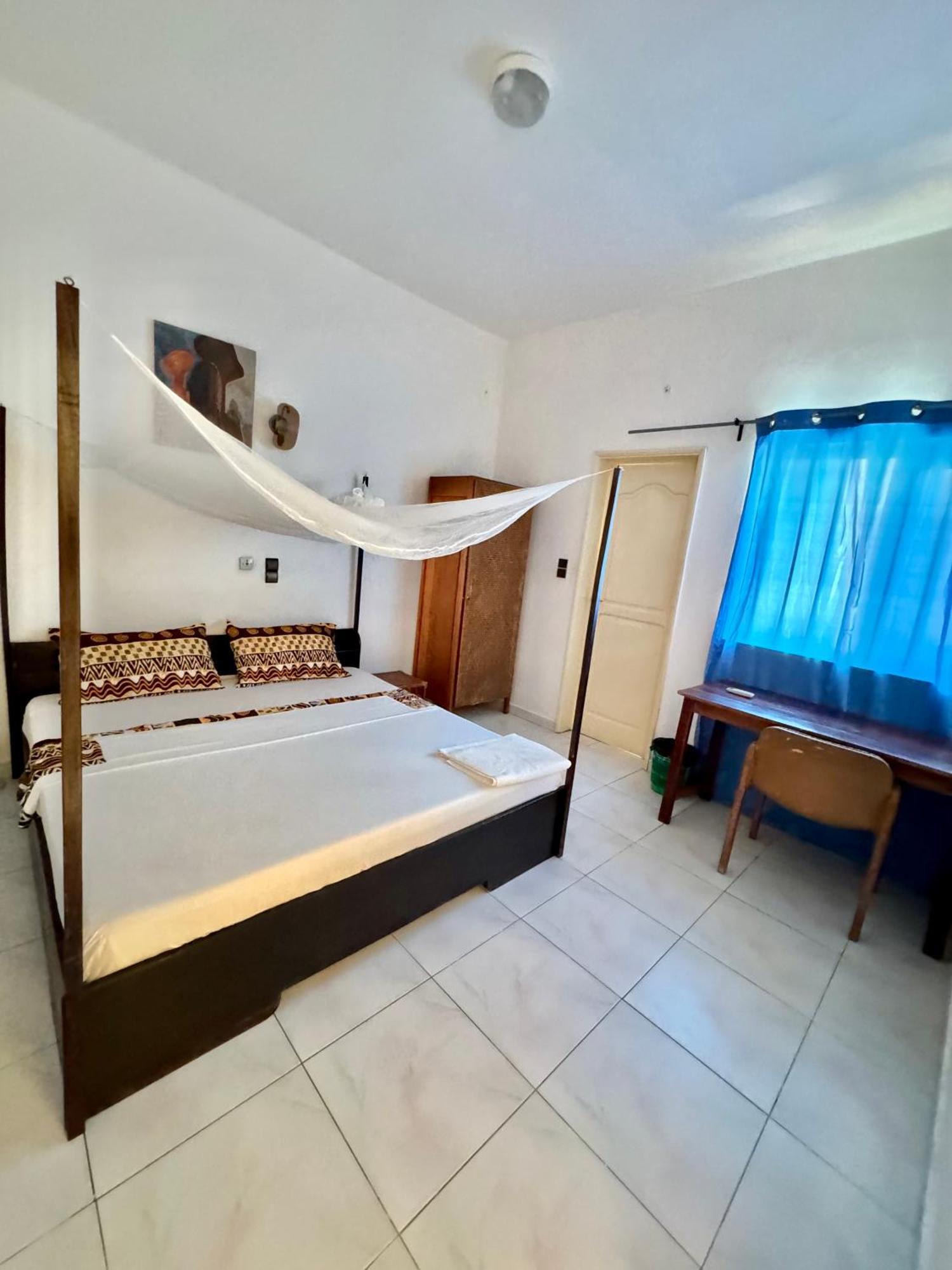 Guesthouse Cocotiers Cotonou Exterior foto